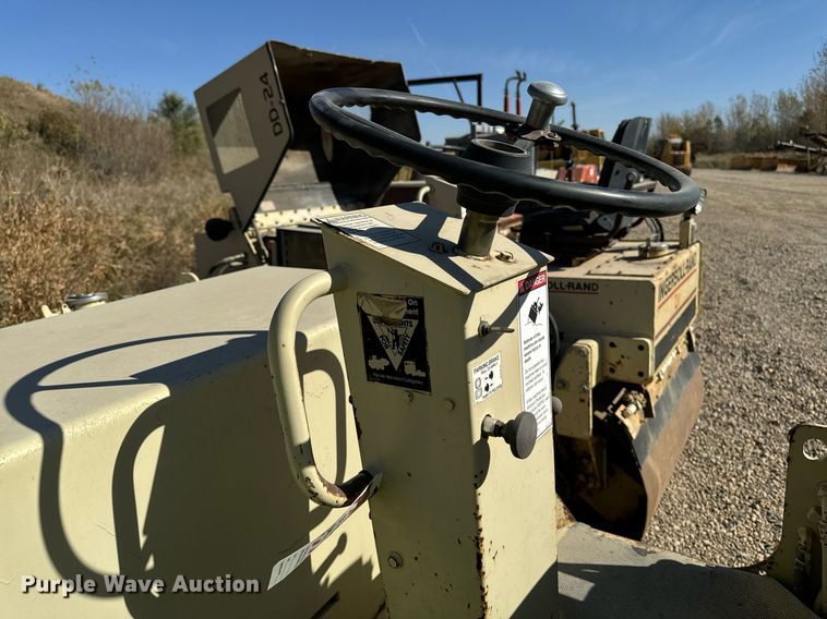 image for item DW2308 1994 Ingersoll Rand DD24 double drum vibratory roller