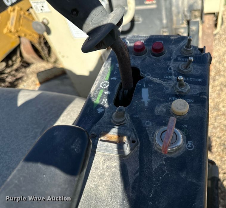 image for item DW2308 1994 Ingersoll Rand DD24 double drum vibratory roller