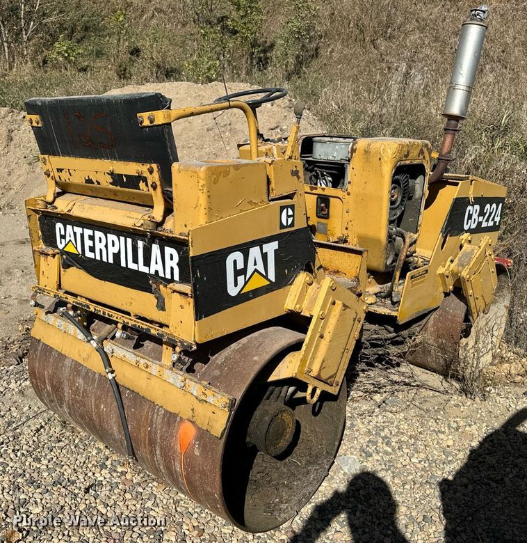 image for item DW2309 1987 Caterpillar CB-224 double drum vibratory roller
