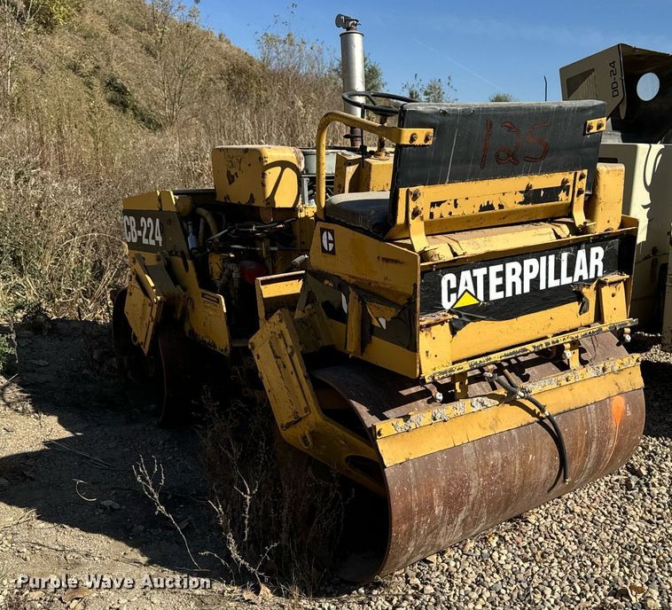image for item DW2309 1987 Caterpillar CB-224 double drum vibratory roller
