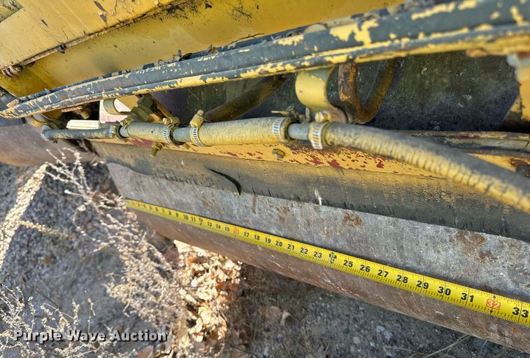 image for item DW2309 1987 Caterpillar CB-224 double drum vibratory roller