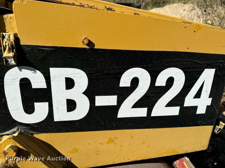 image for item DW2309 1987 Caterpillar CB-224 double drum vibratory roller