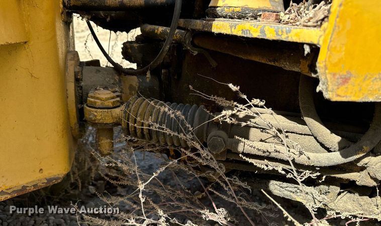 image for item DW2309 1987 Caterpillar CB-224 double drum vibratory roller