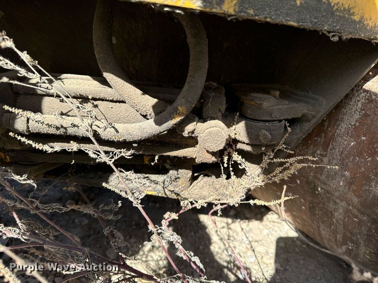 image for item DW2309 1987 Caterpillar CB-224 double drum vibratory roller