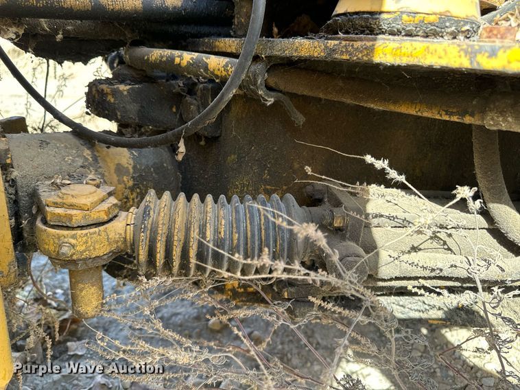 image for item DW2309 1987 Caterpillar CB-224 double drum vibratory roller