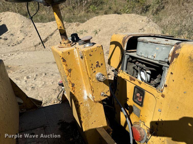 image for item DW2309 1987 Caterpillar CB-224 double drum vibratory roller