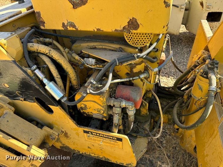 image for item DW2309 1987 Caterpillar CB-224 double drum vibratory roller