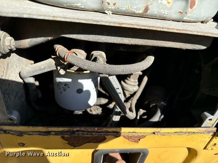 image for item DW2309 1987 Caterpillar CB-224 double drum vibratory roller