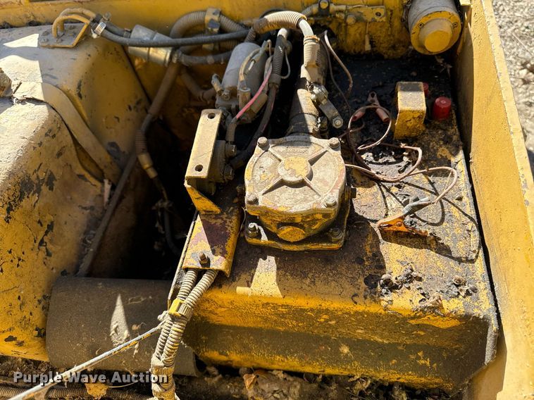 image for item DW2309 1987 Caterpillar CB-224 double drum vibratory roller