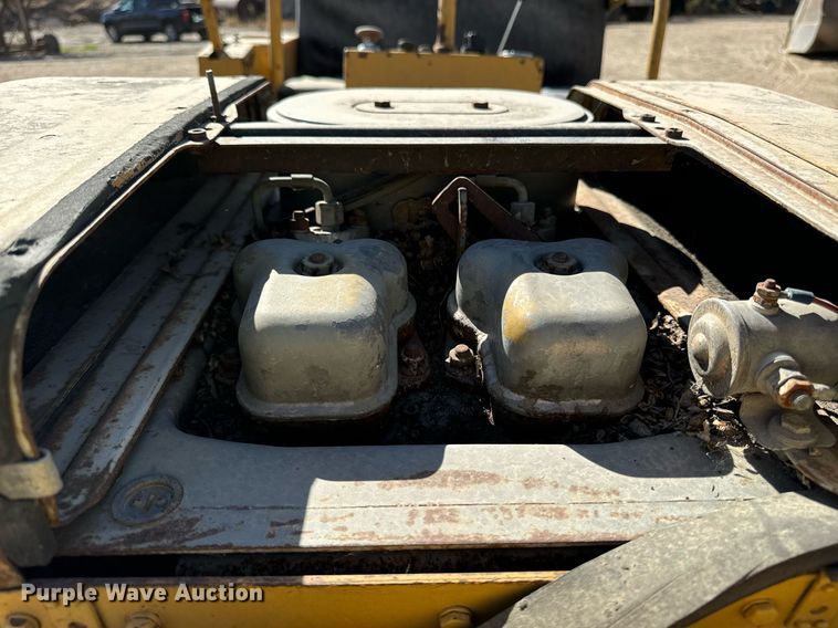 image for item DW2309 1987 Caterpillar CB-224 double drum vibratory roller