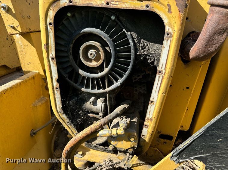 image for item DW2309 1987 Caterpillar CB-224 double drum vibratory roller