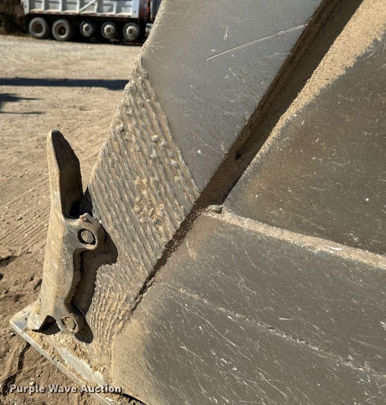 image for item DW2311 1999 Volvo L220D wheel loader