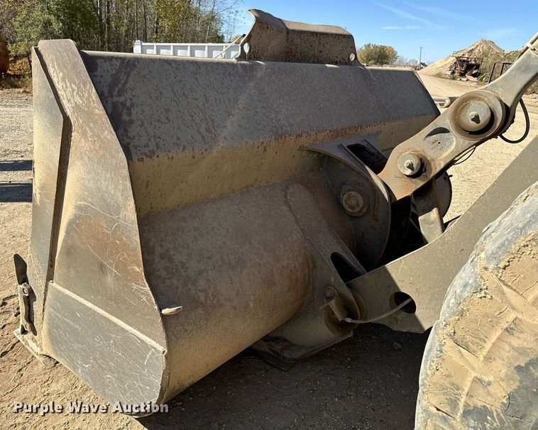 image for item DW2311 1999 Volvo L220D wheel loader