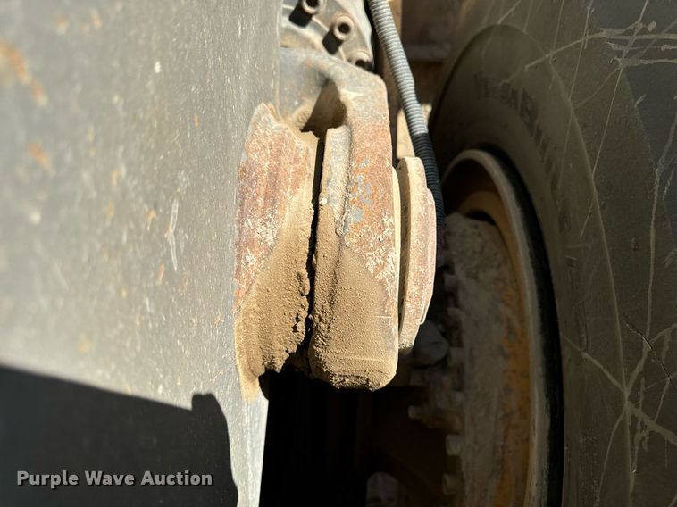 image for item DW2311 1999 Volvo L220D wheel loader