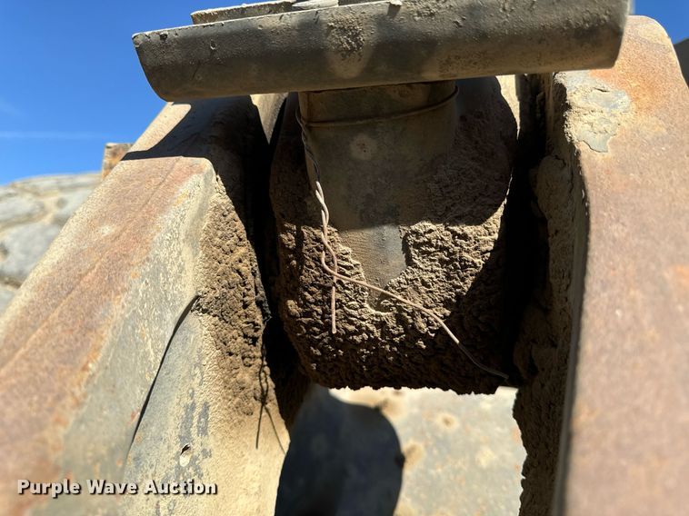 image for item DW2311 1999 Volvo L220D wheel loader