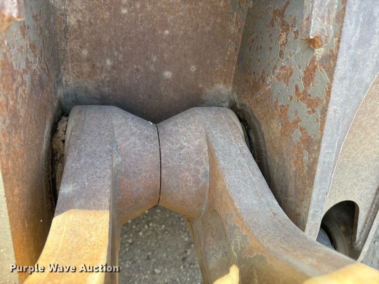 image for item DW2311 1999 Volvo L220D wheel loader