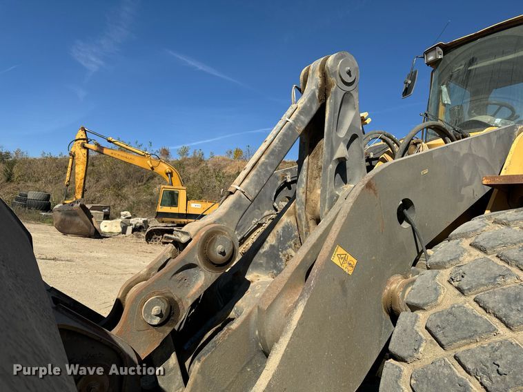 image for item DW2311 1999 Volvo L220D wheel loader