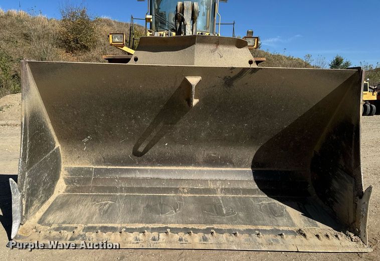 image for item DW2311 1999 Volvo L220D wheel loader