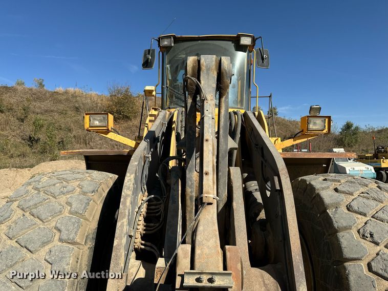 image for item DW2311 1999 Volvo L220D wheel loader