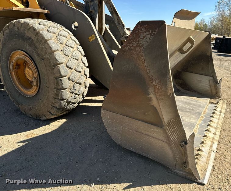image for item DW2311 1999 Volvo L220D wheel loader