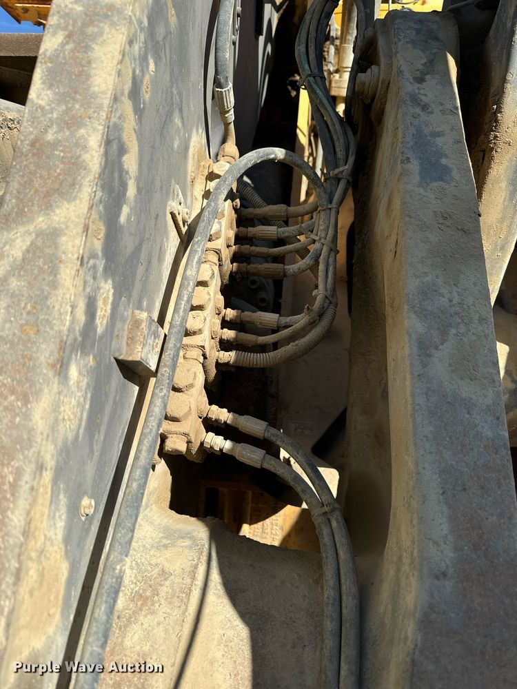 image for item DW2311 1999 Volvo L220D wheel loader