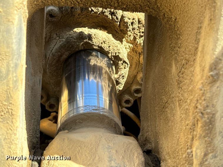 image for item DW2311 1999 Volvo L220D wheel loader