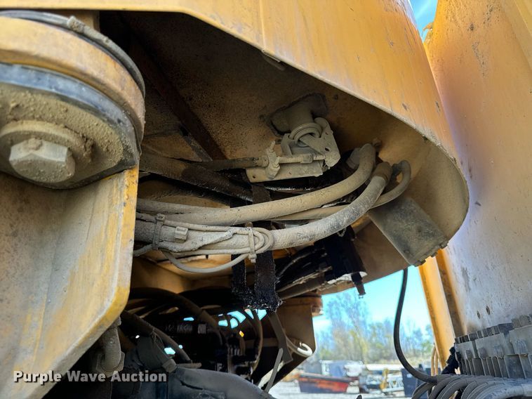 image for item DW2311 1999 Volvo L220D wheel loader