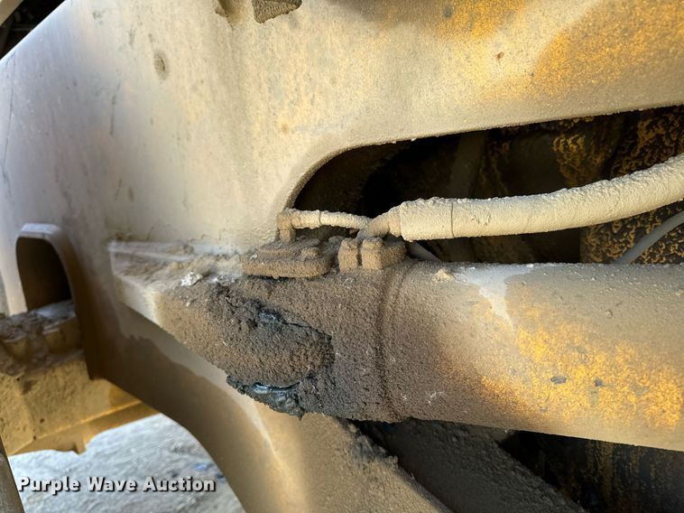 image for item DW2311 1999 Volvo L220D wheel loader