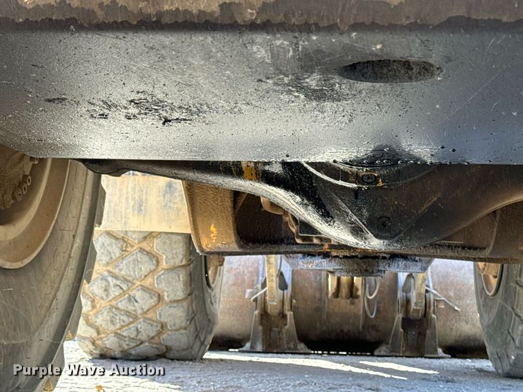 image for item DW2311 1999 Volvo L220D wheel loader