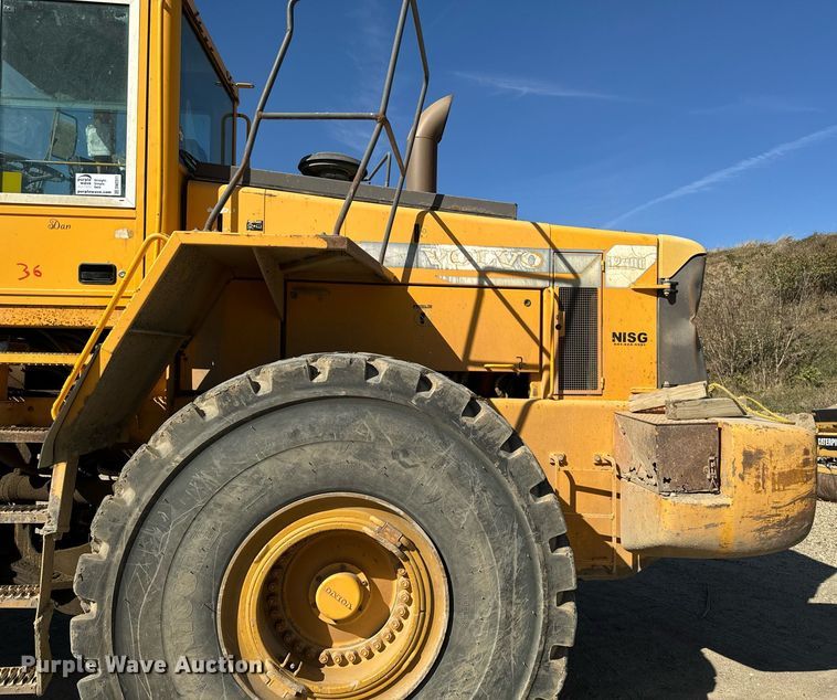 image for item DW2311 1999 Volvo L220D wheel loader