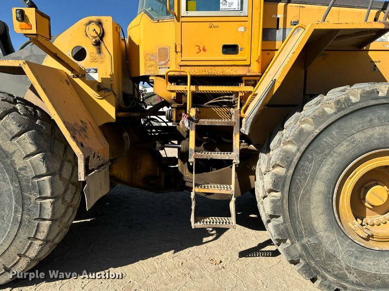 image for item DW2311 1999 Volvo L220D wheel loader