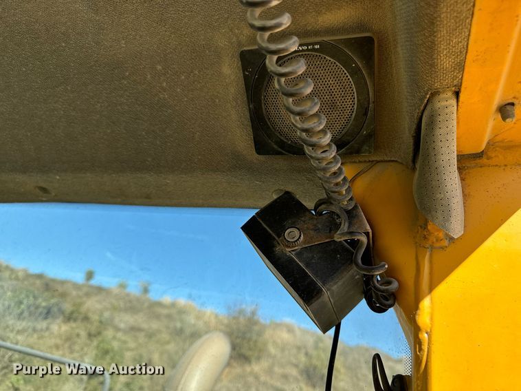 image for item DW2311 1999 Volvo L220D wheel loader