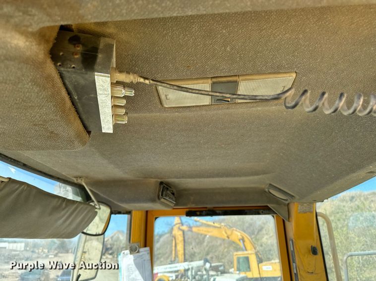 image for item DW2311 1999 Volvo L220D wheel loader