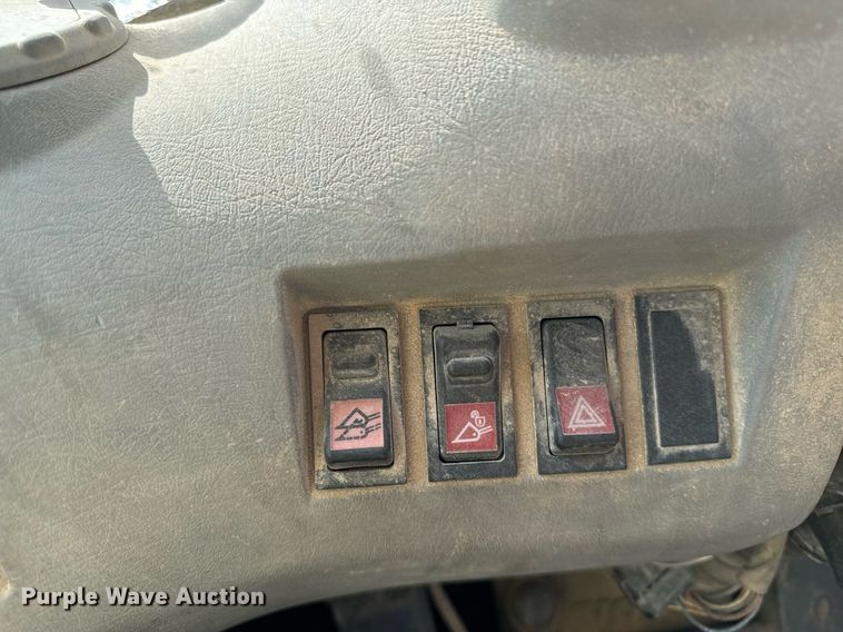 image for item DW2311 1999 Volvo L220D wheel loader