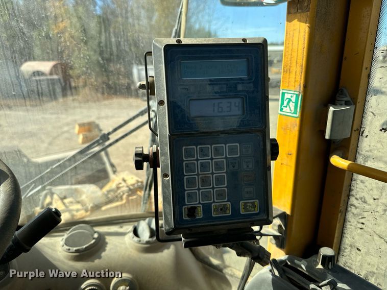 image for item DW2311 1999 Volvo L220D wheel loader