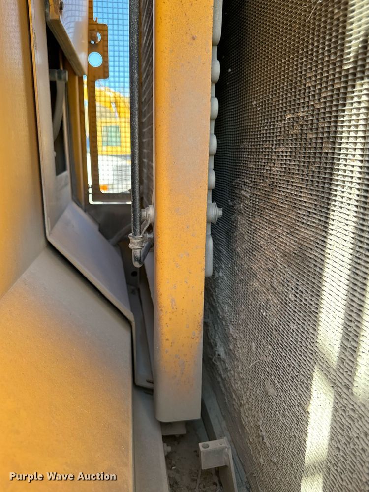 image for item DW2311 1999 Volvo L220D wheel loader