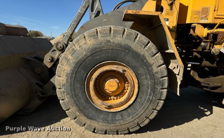 image for item DW2311 1999 Volvo L220D wheel loader