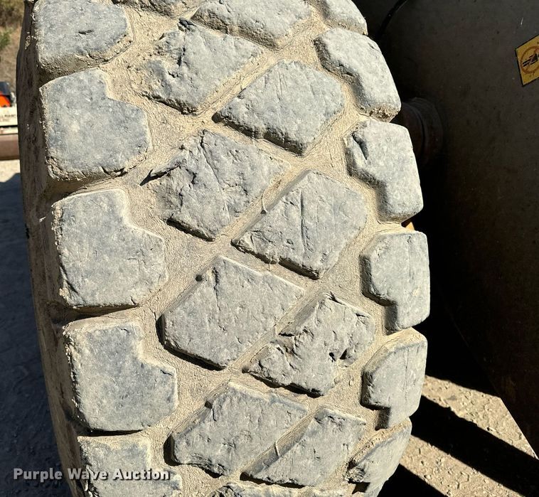 image for item DW2311 1999 Volvo L220D wheel loader