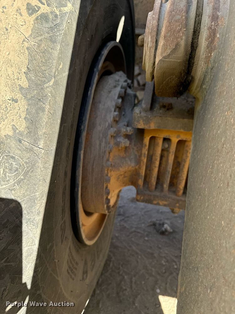 image for item DW2311 1999 Volvo L220D wheel loader