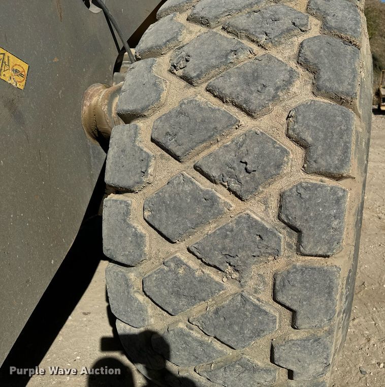 image for item DW2311 1999 Volvo L220D wheel loader