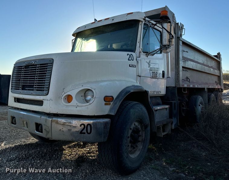 image for item DW2312 2000 Freightliner FL112 dump truck