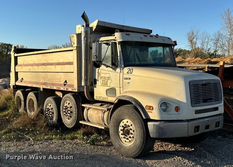 image for item DW2312 2000 Freightliner FL112 dump truck