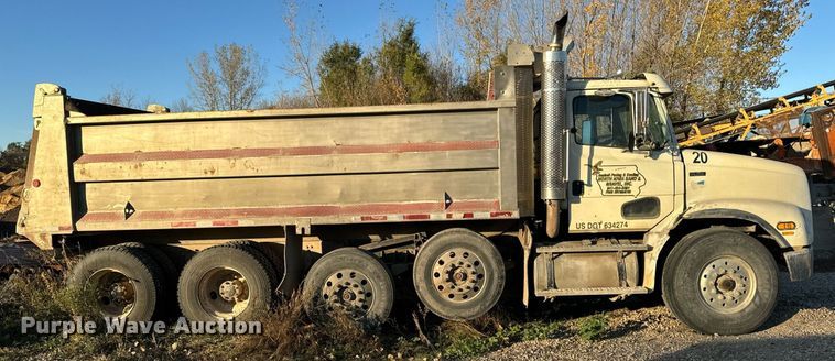 image for item DW2312 2000 Freightliner FL112 dump truck