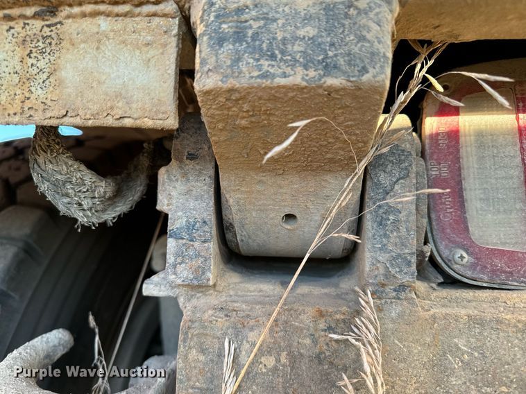 image for item DW2312 2000 Freightliner FL112 dump truck