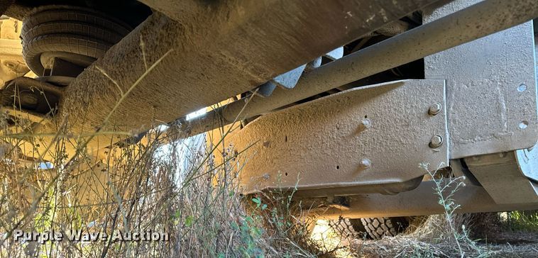 image for item DW2312 2000 Freightliner FL112 dump truck