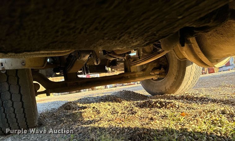 image for item DW2312 2000 Freightliner FL112 dump truck