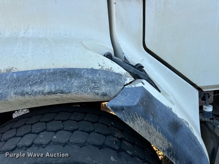 image for item DW2312 2000 Freightliner FL112 dump truck