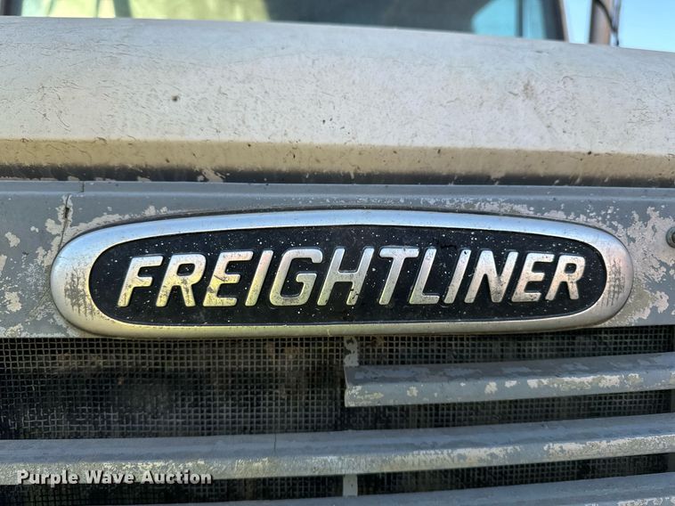 image for item DW2312 2000 Freightliner FL112 dump truck