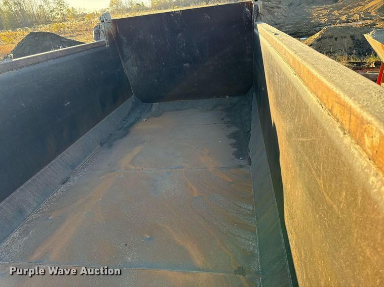 image for item DW2312 2000 Freightliner FL112 dump truck