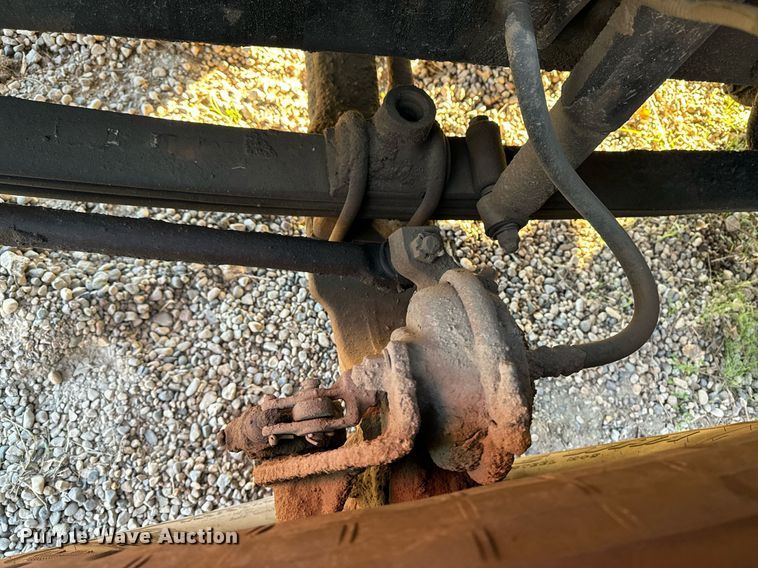 image for item DW2312 2000 Freightliner FL112 dump truck